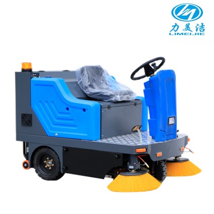 北京力美洁LMJ-C80小型驾驶电动吸风扫地车
